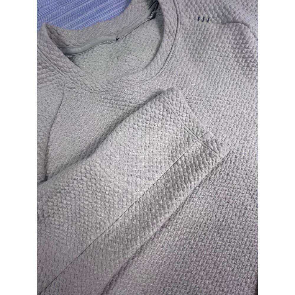 Lululemon Engineered Warmth Crewneck Sweater Grey Textured Waffle Knit Mens M